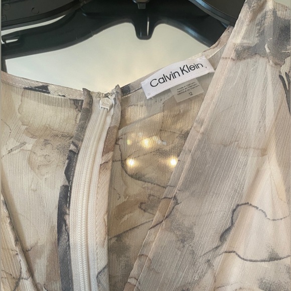 Calvin Klein tiered skirt sheer chiffon dress with long sleeves.  Size 12 - Picture 3 of 4